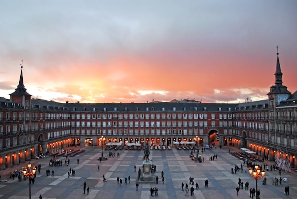 Plaza_Mayor_de_Madrid_02