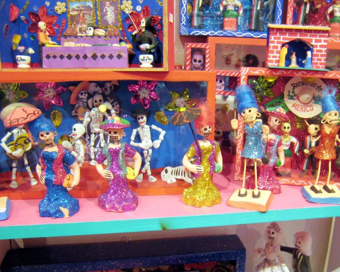 image of typical mexican dolls - learn spanish phrases