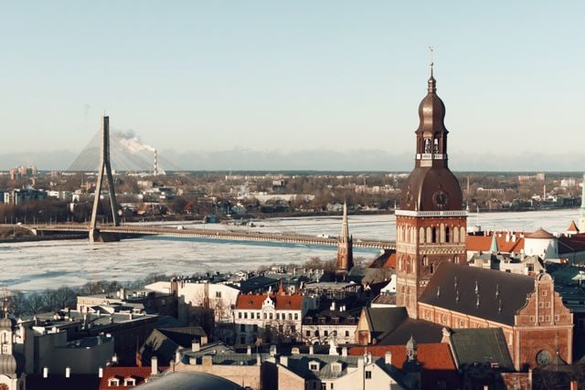 A Short Guide to the Latvian Language